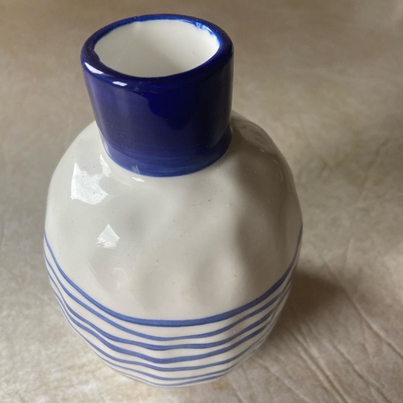 Blue & White Sprig Vase - Picture 2 of 2